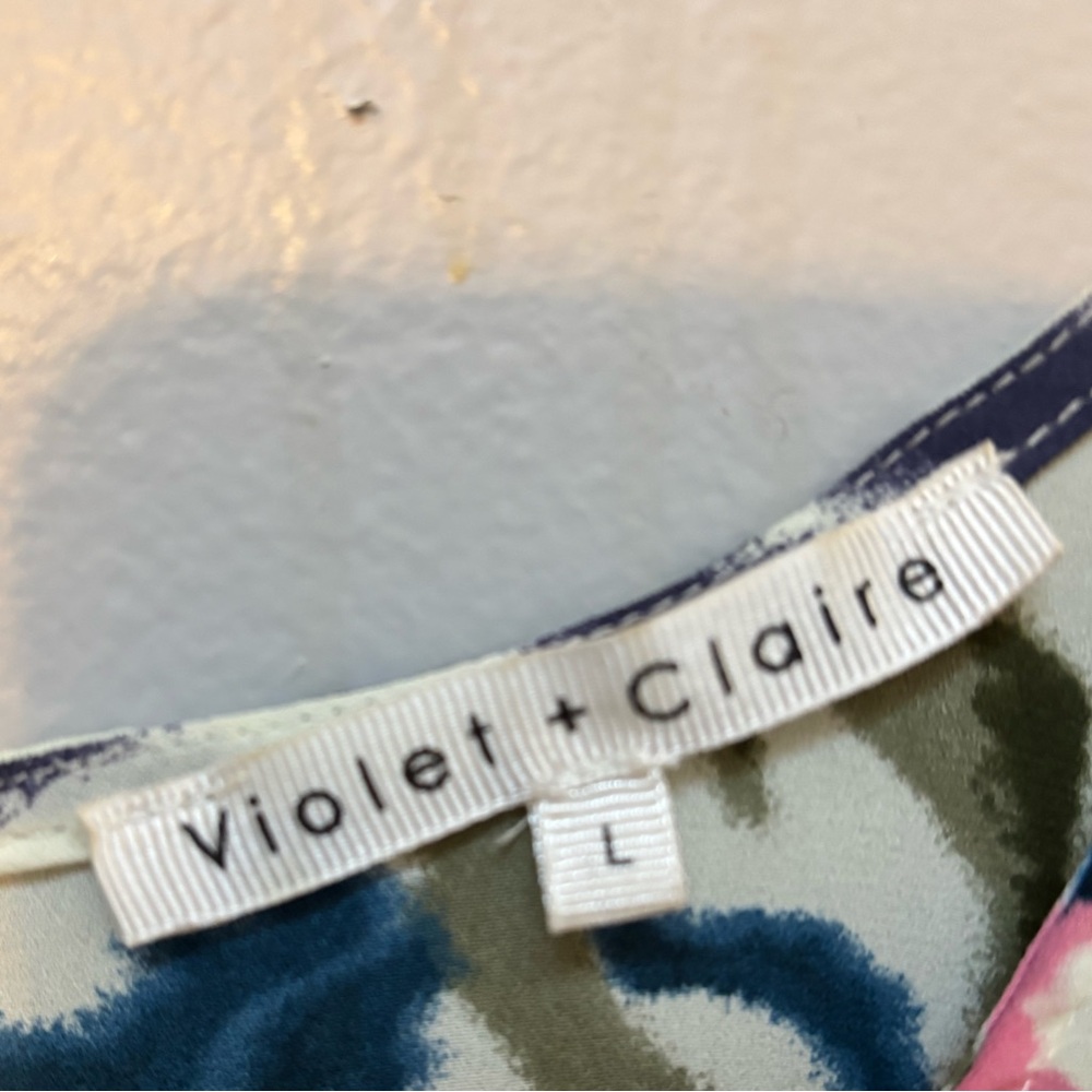 Sleeveless Violet and Claire top size M - Picture 2 of 6